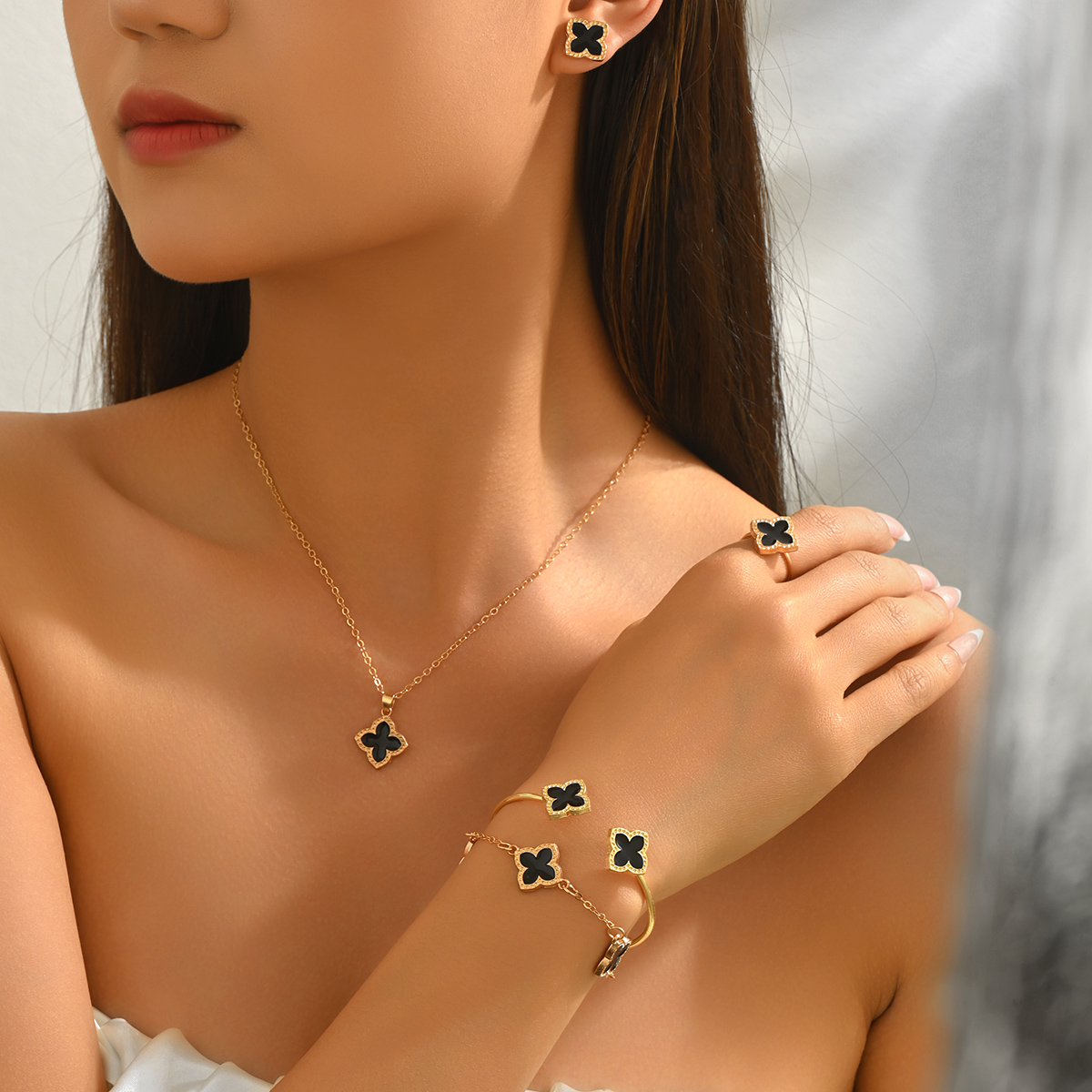 Luxury Black/White Enamel Flow - Women Formal Wear Black And White 리뷰 및 가격