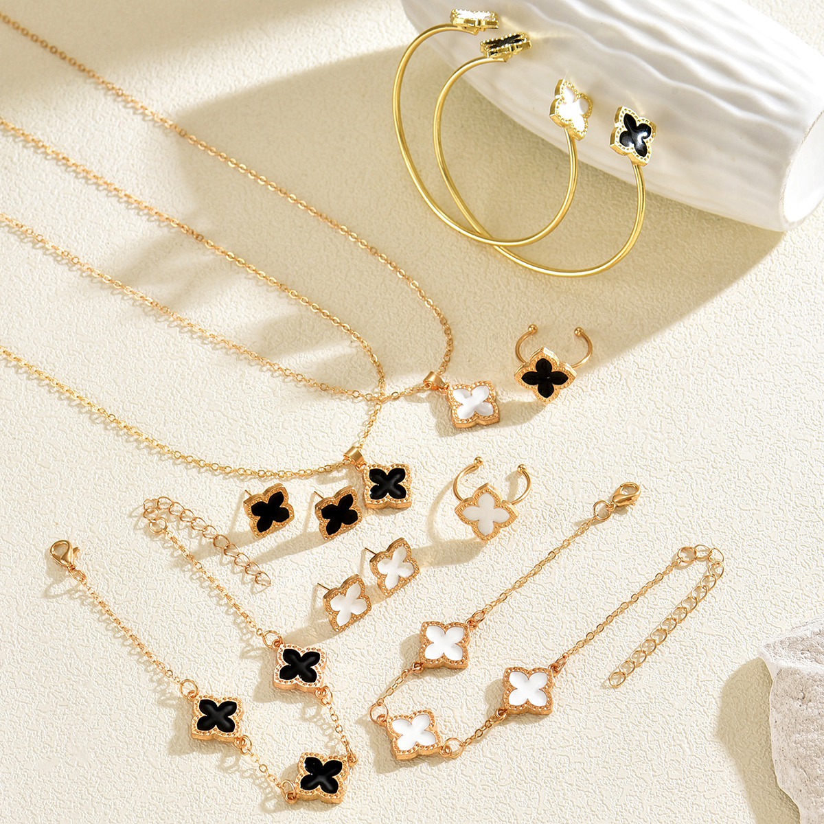 Luxury Black/White Enamel Flow - Women Formal Wear Black And White 리뷰 및 가격